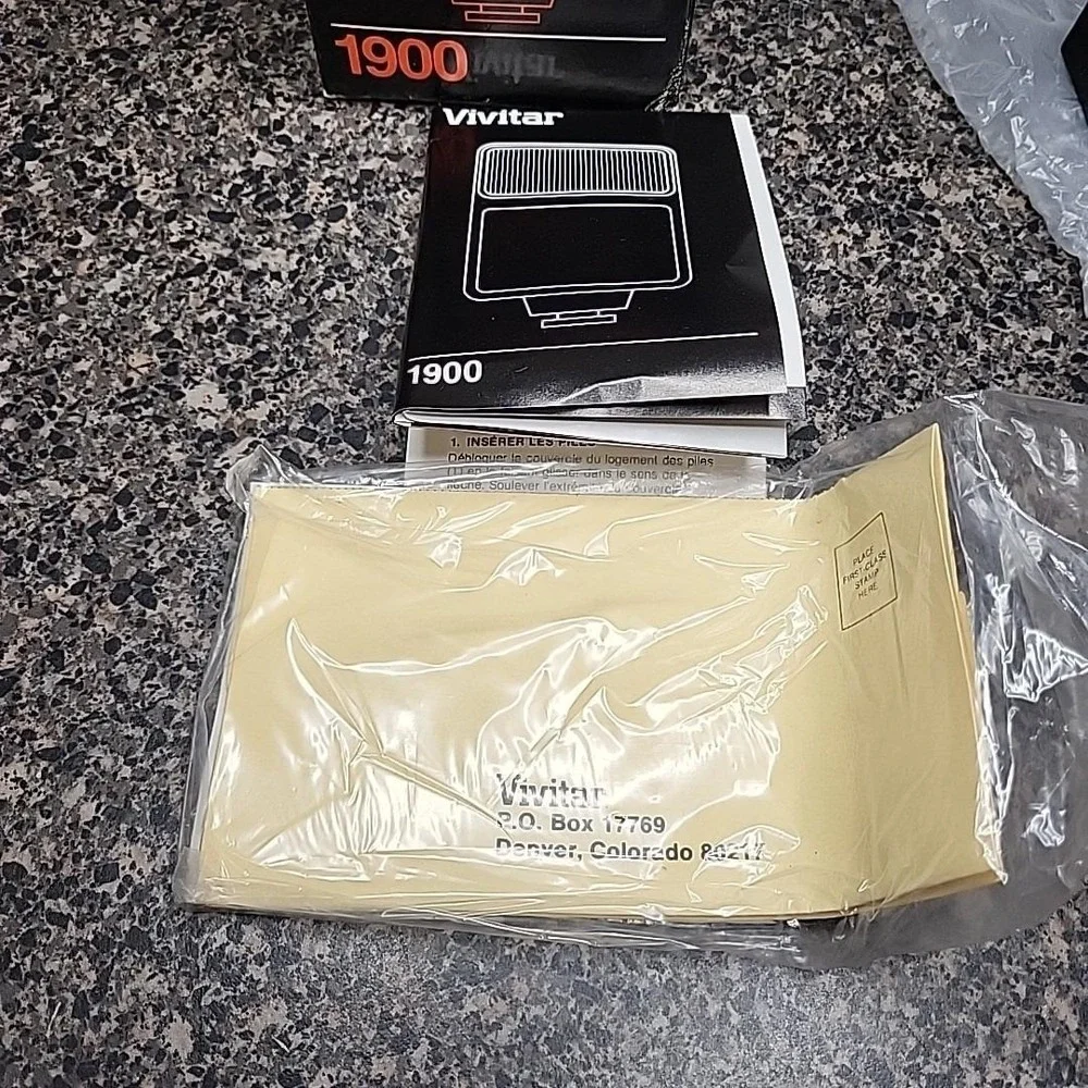 VINTAGE Vivitar 1900‎ Electronic Flash New With Original Box/Paperwork - Mint